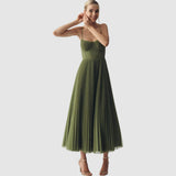Adele - Eleganza moderna con schiena scoperta
