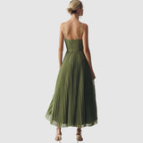 Adele - Eleganza moderna con schiena scoperta