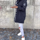 Cappotto casual con cappuccio, coulisse e stampa lettering